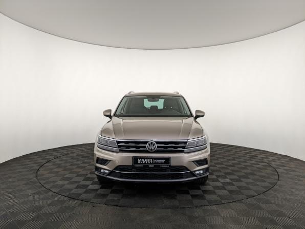 Volkswagen Tiguan II с пробегом 2018 года, цена 2 955 000 рублей, 89168 км, внедорожник, Автокод Объявления