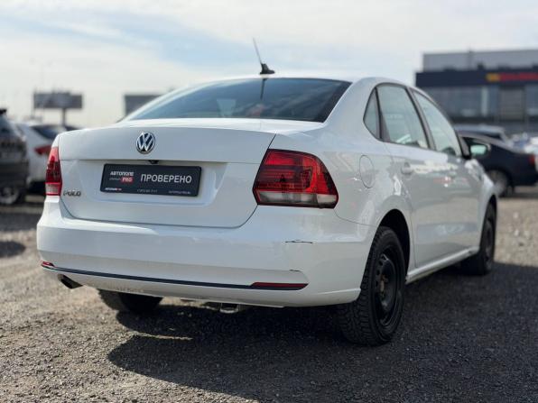 Volkswagen Polo V Рестайлинг с пробегом 2018 года, цена 1 035 000 рублей, 175743 км, седан, Автокод Объявления