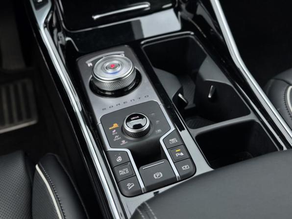 Kia Sorento IV Рестайлинг с пробегом 2024 года, цена 4 615 000 рублей, 44350 км, внедорожник, Автокод Объявления