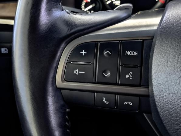 Lexus LX III Рестайлинг 2 с пробегом 2018 года, цена 9 990 000 рублей, 59664 км, внедорожник, Автокод Объявления