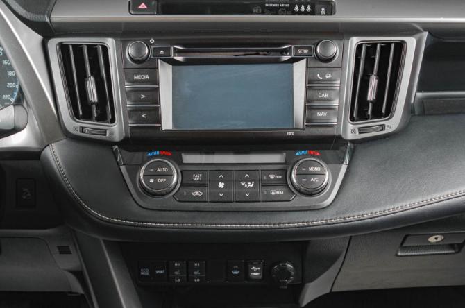 Toyota RAV4 IV (XA40) Рестайлинг с пробегом 2016 года, цена 2 199 000 рублей, 150000 км, внедорожник, Автокод Объявления