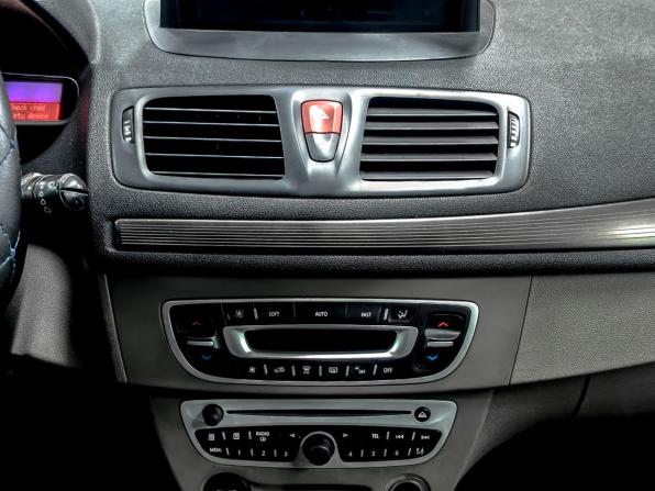 Renault Megane III с пробегом 2009 года, цена 659 900 рублей, 203000 км, хэтчбек, Автокод Объявления