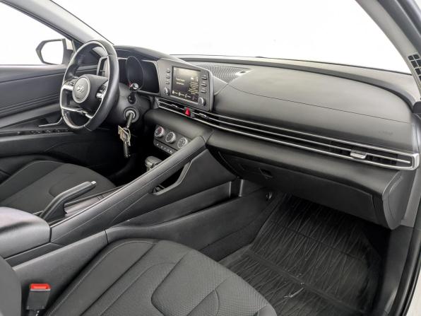 Hyundai Elantra VII (CN7) с пробегом 2022 года, цена 1 990 000 рублей, 61860 км, седан, Автокод Объявления