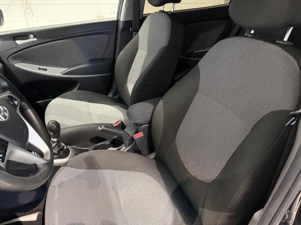Hyundai Solaris I с пробегом 2014 года, цена 865 000 рублей, 189690 км, седан, Автокод Объявления