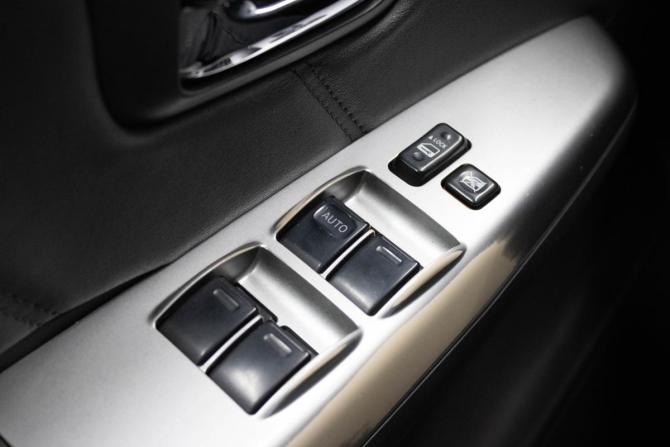 Toyota Hilux VII Рестайлинг с пробегом 2012 года, цена 1 699 000 рублей, 194122 км, пикап, Автокод Объявления