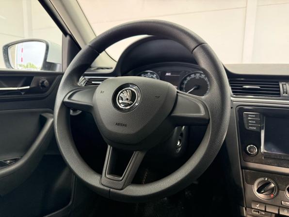 Skoda Rapid I Рестайлинг с пробегом 2019 года, цена 1 349 000 рублей, 148000 км, лифтбек, Автокод Объявления