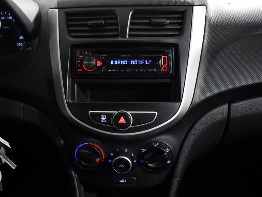 Hyundai Solaris I Санкт-Петербург  - изображение 17