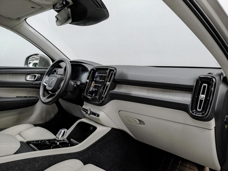 Volvo XC40 I Москва  - изображение 13