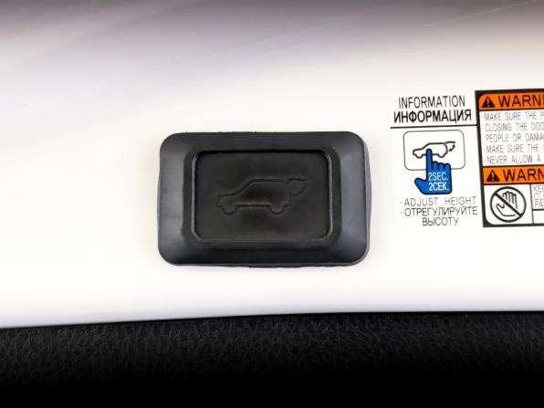 Toyota RAV4 IV (XA40) Рестайлинг с пробегом 2015 года, цена 2 250 000 рублей, 111772 км, внедорожник, Автокод Объявления