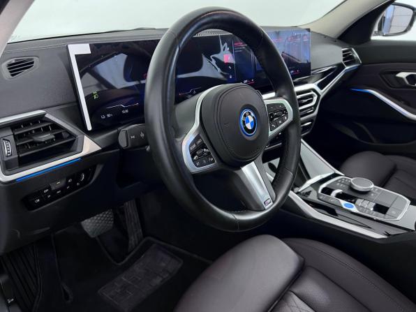 BMW i3 I (G28) с пробегом 2022 года, цена 5 999 000 рублей, 4778 км, седан, Автокод Объявления