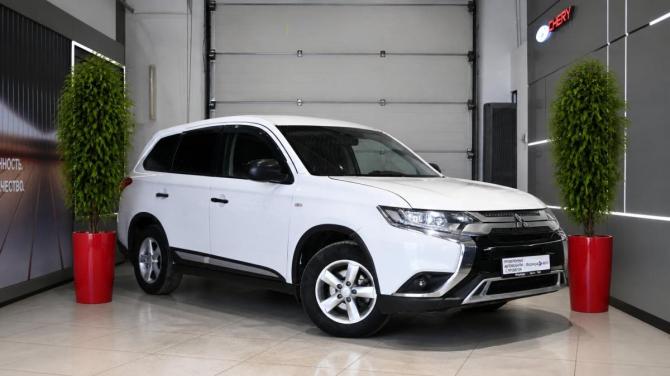 Mitsubishi Outlander III Рестайлинг 3 с пробегом 2018 года, цена 1 395 000 рублей, 100493 км, внедорожник, Автокод Объявления