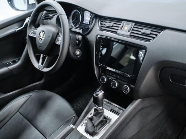 Skoda Octavia III (A7) Рестайлинг с пробегом 2023 года, цена 2 033 000 рублей, 105300 км, лифтбек, Автокод Объявления