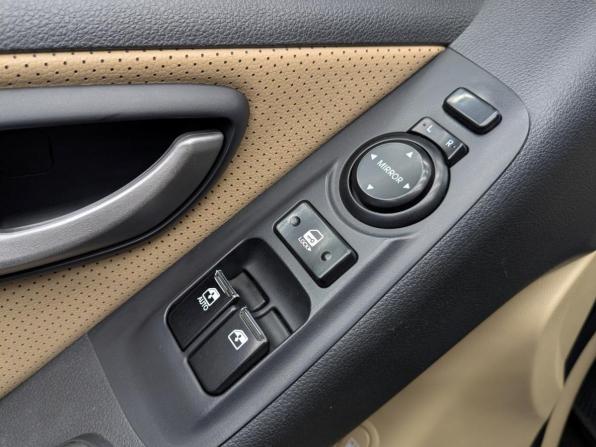 Hyundai H-1 II Рестайлинг 2 с пробегом 2021 года, цена 3 195 000 рублей, 141000 км, минивэн, Автокод Объявления