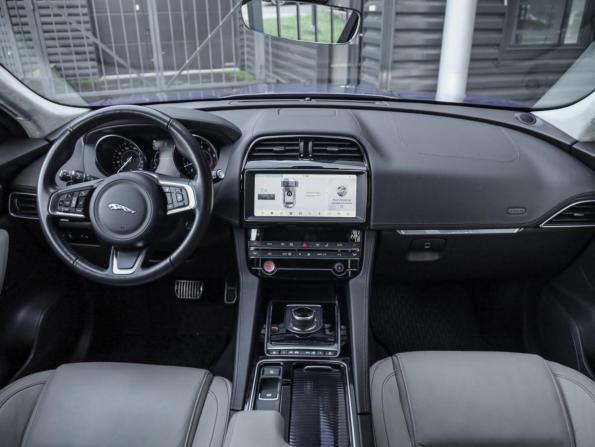 Jaguar F-Pace I с пробегом 2018 года, цена 2 849 000 рублей, 100528 км, внедорожник, Автокод Объявления