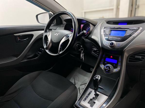 Hyundai Elantra V (MD) Рестайлинг с пробегом 2013 года, цена 1 050 000 рублей, 158893 км, седан, Автокод Объявления