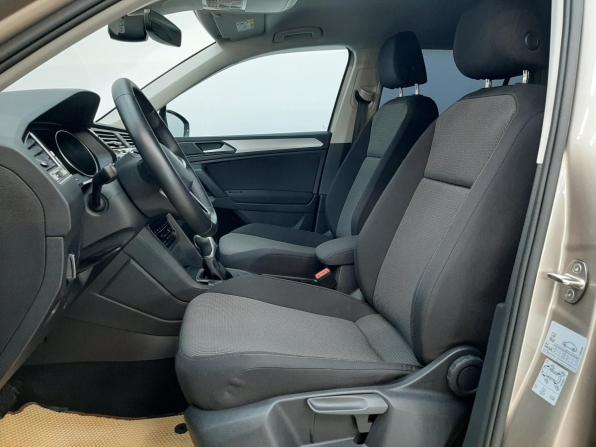Volkswagen Tiguan II Рестайлинг с пробегом 2021 года, цена 2 870 000 рублей, 23206 км, внедорожник, Автокод Объявления