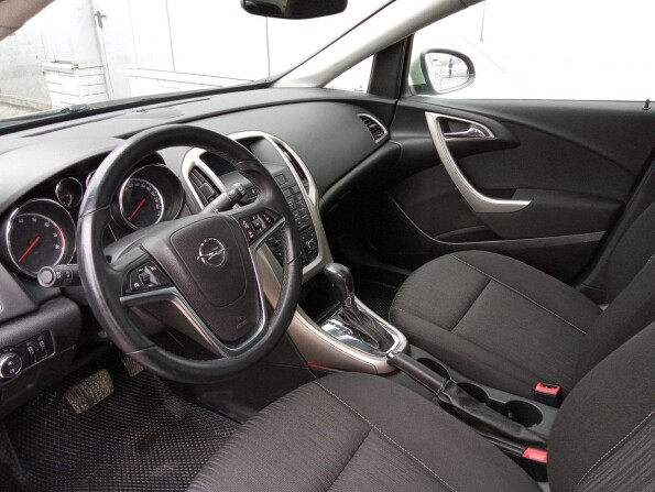 Opel Astra J с пробегом 2010 года, цена 690 000 рублей, 193299 км, хэтчбек, Автокод Объявления