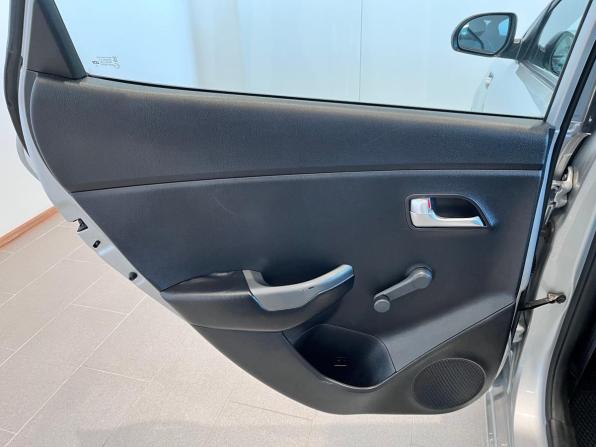 Kia Rio III Рестайлинг с пробегом 2016 года, цена 980 000 рублей, 154757 км, седан, Автокод Объявления