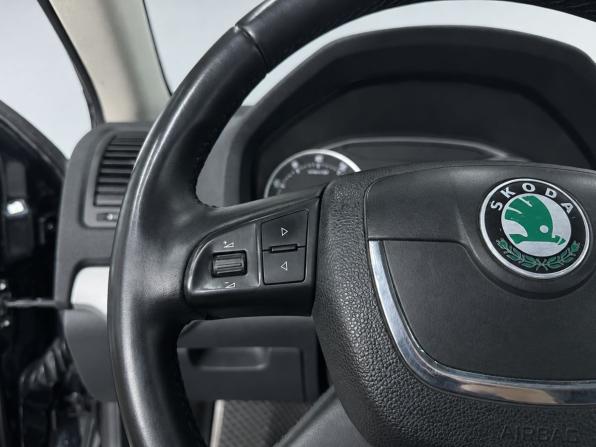 Skoda Octavia II (A5) Рестайлинг с пробегом 2013 года, цена 899 000 рублей, 197882 км, лифтбек, Автокод Объявления