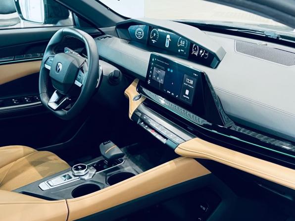Changan UNI-V I с пробегом 2022 года, цена 1 800 000 рублей, 86000 км, лифтбек, Автокод Объявления