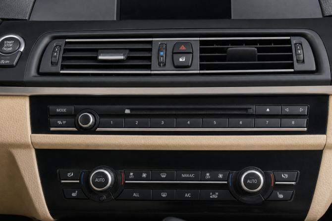 BMW 5 серии VI (F10/F11/F07) с пробегом 2013 года, цена 2 029 000 рублей, 250246 км, седан, Автокод Объявления