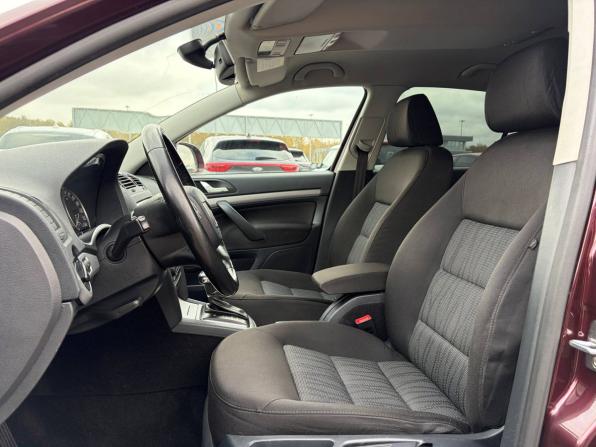 Skoda Octavia II (A5) Рестайлинг с пробегом 2013 года, цена 715 000 рублей, 217842 км, лифтбек, Автокод Объявления