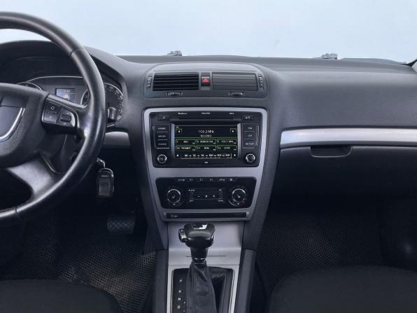 Skoda Octavia II (A5) Рестайлинг с пробегом 2012 года, цена 798 000 рублей, 263827 км, лифтбек, Автокод Объявления