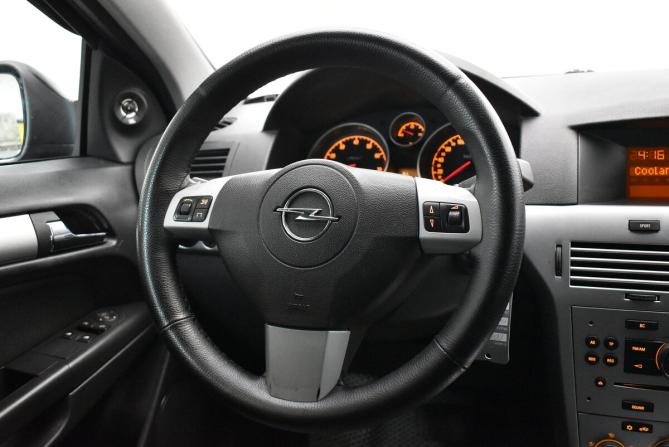 Opel Astra H Рестайлинг с пробегом 2009 года, цена 400 000 рублей, 175776 км, хэтчбек, Автокод Объявления