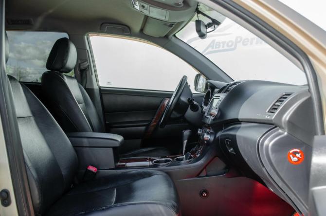 Toyota Highlander II (XU40) Рестайлинг с пробегом 2012 года, цена 1 999 000 рублей, 223000 км, внедорожник, Автокод Объявления