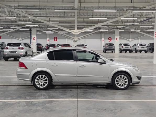 Opel Astra H Рестайлинг с пробегом 2012 года, цена 495 000 рублей, 202405 км, седан, Автокод Объявления