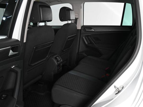 Volkswagen Tiguan II с пробегом 2019 года, цена 2 489 000 рублей, 157127 км, внедорожник, Автокод Объявления