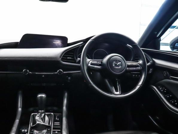 Mazda 3 IV (BP) с пробегом 2019 года, цена 1 699 000 рублей, 88236 км, хэтчбек, Автокод Объявления