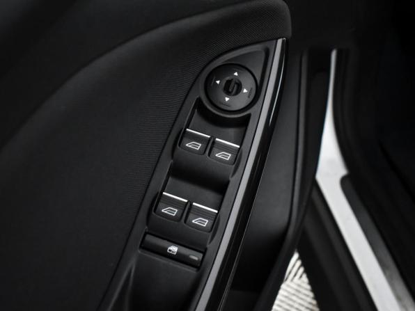 Ford Focus III Рестайлинг с пробегом 2017 года, цена 1 190 000 рублей, 112162 км, хэтчбек, Автокод Объявления