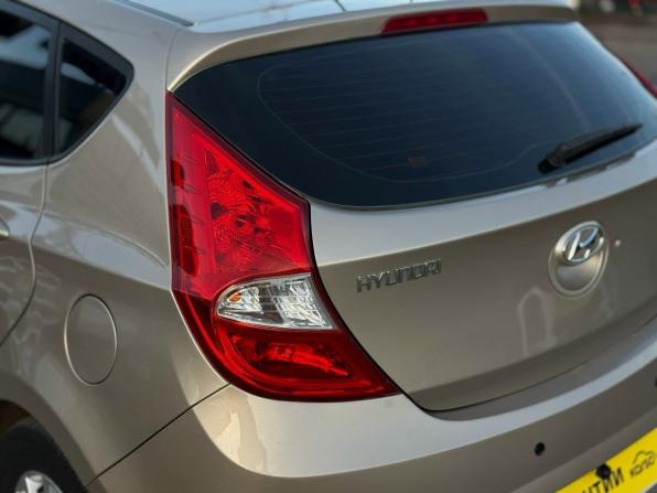 Hyundai Solaris I с пробегом 2011 года, цена 699 000 рублей, 173207 км, хэтчбек, Автокод Объявления