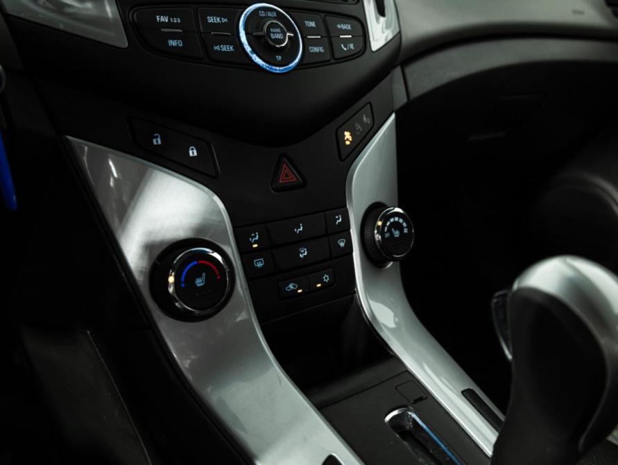 Chevrolet Cruze I Рестайлинг Санкт-Петербург  - изображение 16