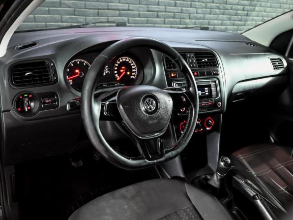 Volkswagen Polo V Рестайлинг с пробегом 2016 года, цена 600 000 рублей, 313060 км, седан, Автокод Объявления