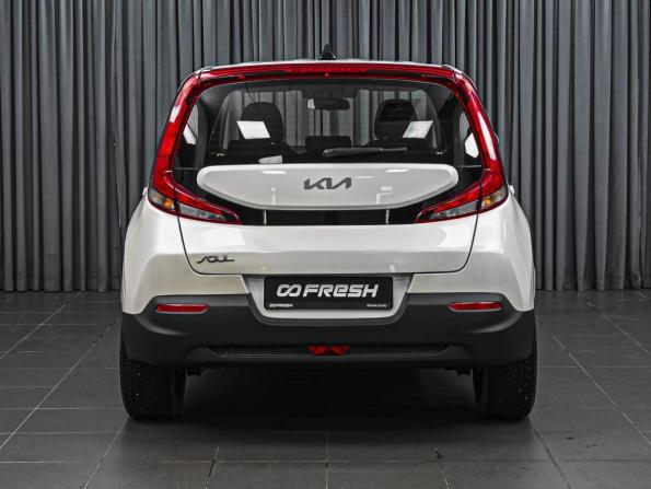 Kia Soul III Рестайлинг с пробегом 2022 года, цена 1 997 000 рублей, 60219 км, хэтчбек, Автокод Объявления