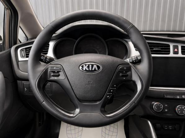 Kia Ceed II с пробегом 2013 года, цена 937 000 рублей, 136236 км, хэтчбек, Автокод Объявления