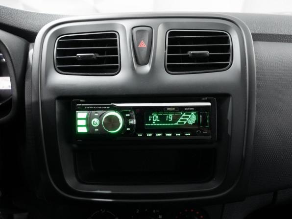 Renault Logan II с пробегом 2017 года, цена 730 000 рублей, 146015 км, седан, Автокод Объявления
