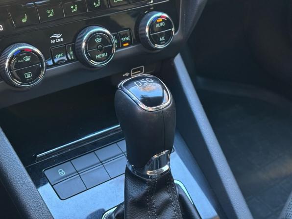 Skoda Octavia III (A7) Рестайлинг с пробегом 2018 года, цена 2 240 000 рублей, 80391 км, лифтбек, Автокод Объявления