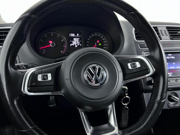 Volkswagen Polo V Рестайлинг с пробегом 2019 года, цена 1 250 000 рублей, 108910 км, седан, Автокод Объявления