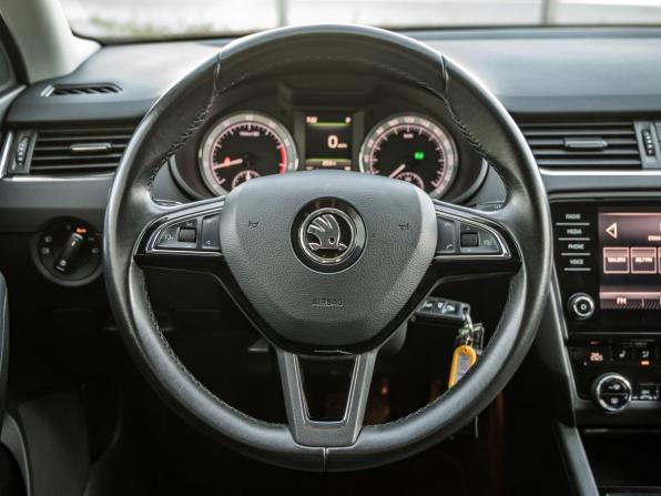 Skoda Octavia III (A7) Рестайлинг с пробегом 2017 года, цена 1 818 000 рублей, 187354 км, лифтбек, Автокод Объявления