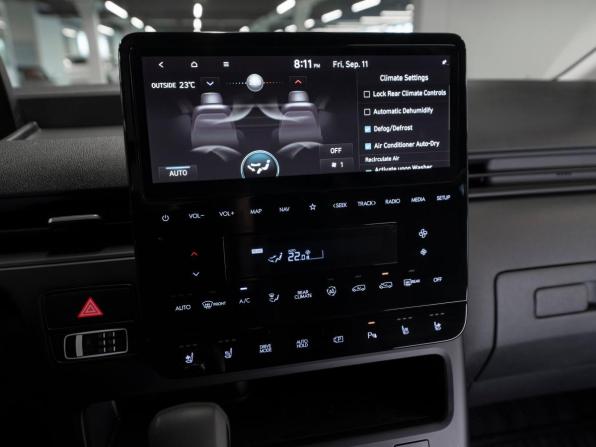 Hyundai Staria I с пробегом 2024 года, цена 6 900 000 рублей, 6634 км, минивэн, Автокод Объявления