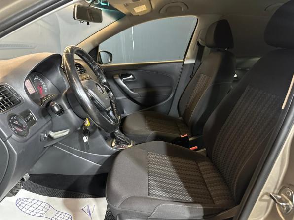 Volkswagen Polo V Рестайлинг с пробегом 2015 года, цена 799 000 рублей, 221246 км, седан, Автокод Объявления