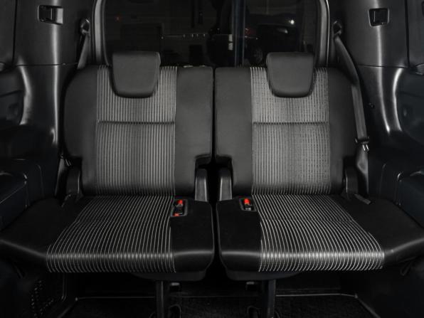 Toyota Noah III (R80) Рестайлинг с пробегом 2017 года, цена 2 370 000 рублей, 103175 км, минивэн, Автокод Объявления