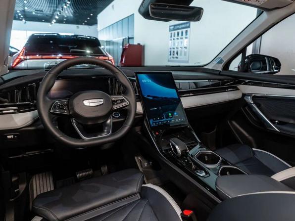 Geely Atlas II с пробегом 2026 года, цена 4 019 900 рублей, 1 км, внедорожник, Автокод Объявления