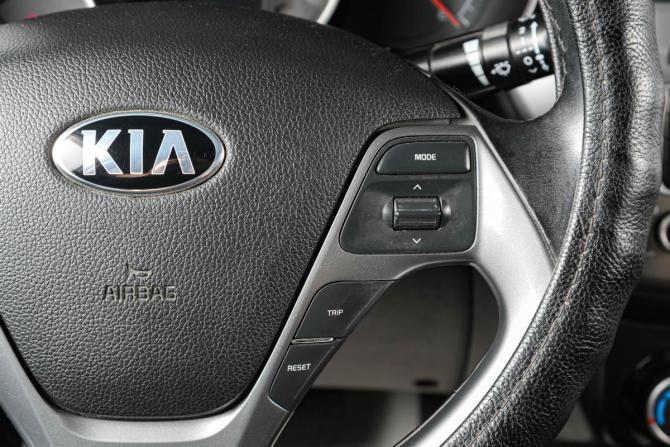 Kia Rio III Рестайлинг с пробегом 2016 года, цена 1 179 000 рублей, 171000 км, седан, Автокод Объявления