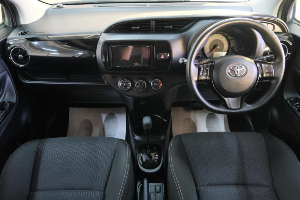 Toyota Vitz III (XP130) Рестайлинг 2 Омск  - изображение 14