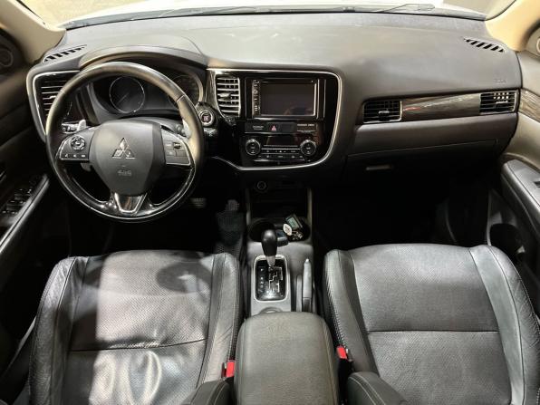 Mitsubishi Outlander III Рестайлинг 2 с пробегом 2015 года, цена 1 515 000 рублей, 192412 км, внедорожник, Автокод Объявления