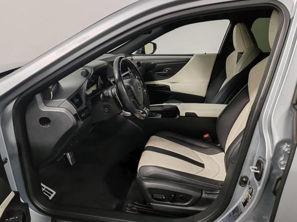 Lexus ES VII Рестайлинг с пробегом 2021 года, цена 4 555 000 рублей, 70321 км, седан, Автокод Объявления